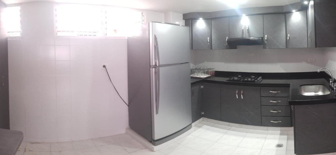 סן גיל Hostal Dante מראה חיצוני תמונה