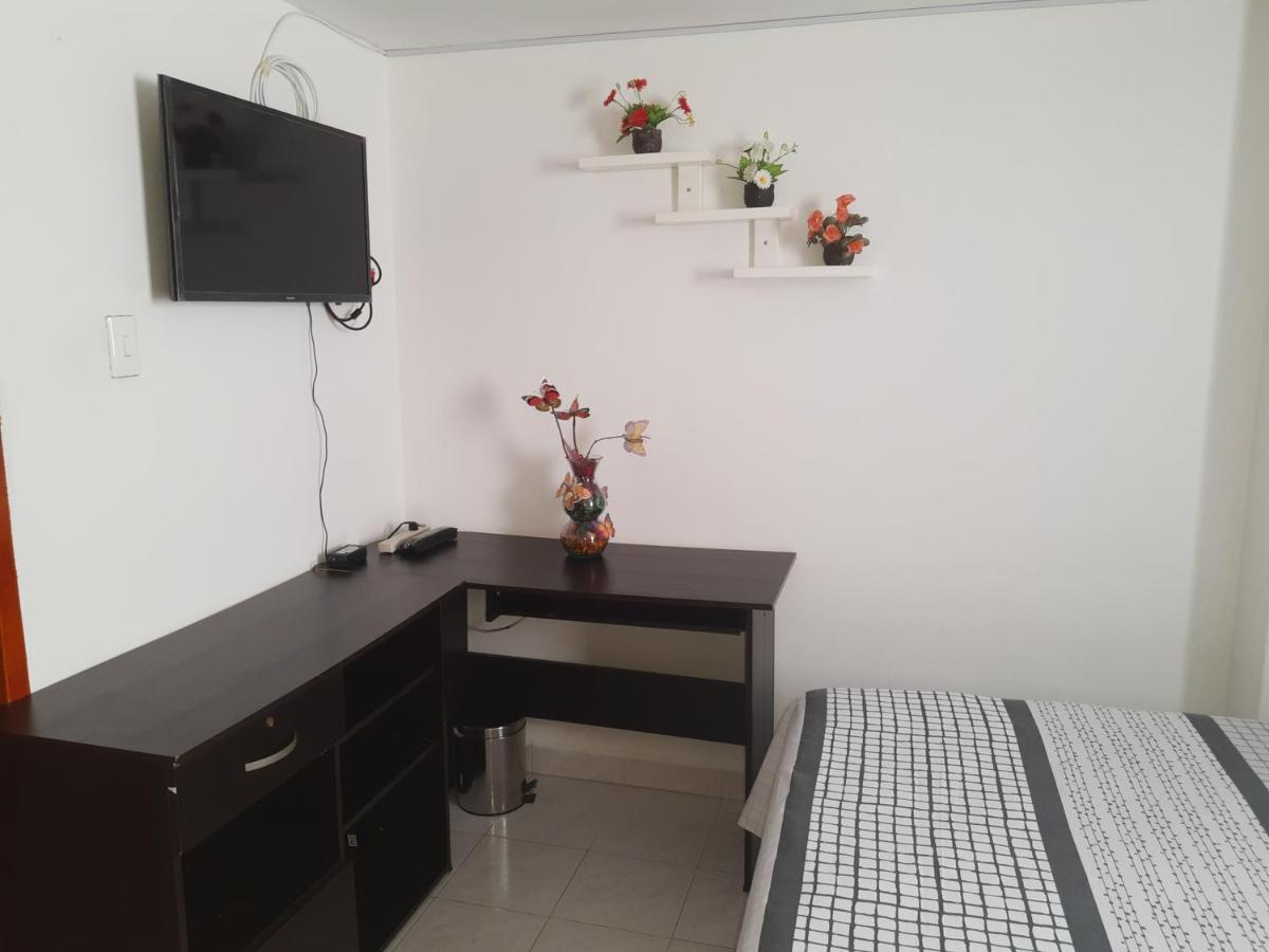 סן גיל Hostal Dante מראה חיצוני תמונה