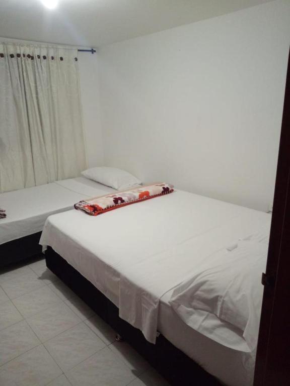 סן גיל Hostal Dante מראה חיצוני תמונה