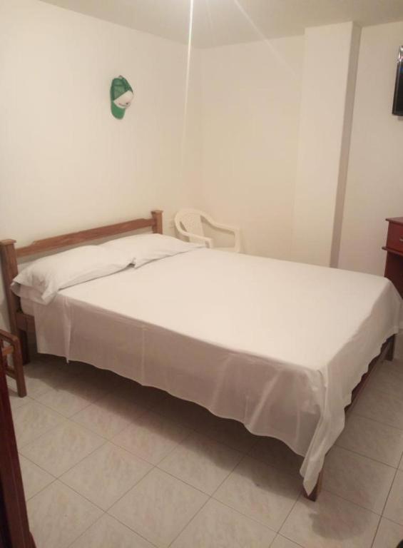 סן גיל Hostal Dante מראה חיצוני תמונה