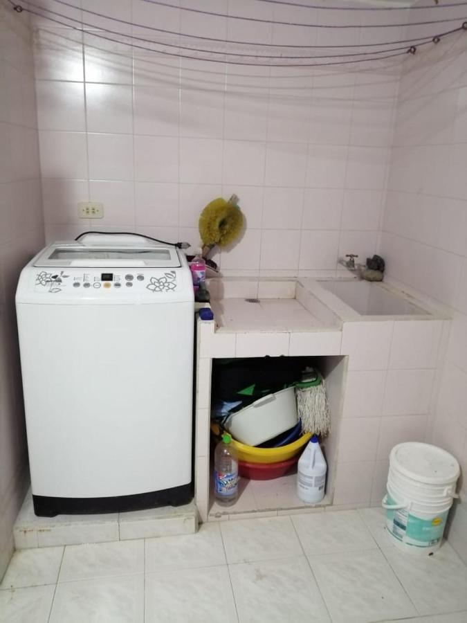 סן גיל Hostal Dante מראה חיצוני תמונה