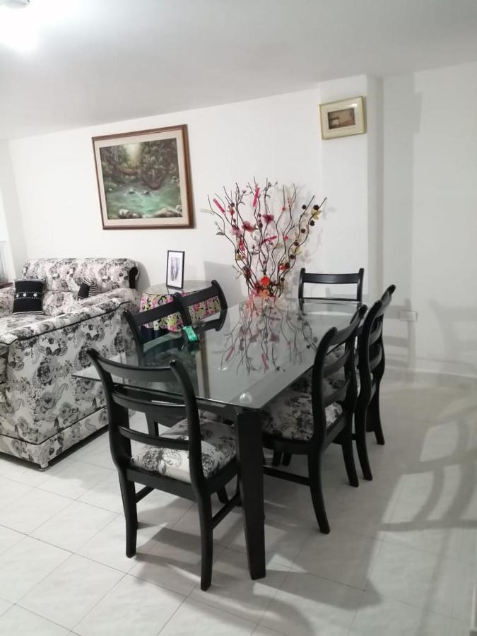 סן גיל Hostal Dante מראה חיצוני תמונה